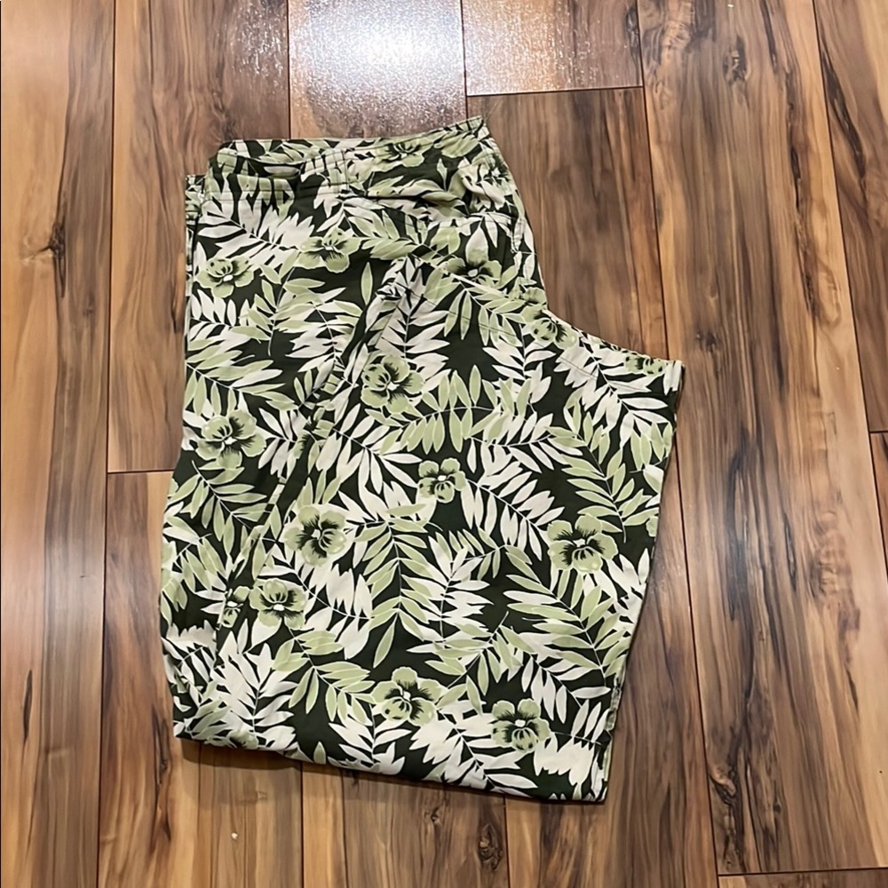 Liz Claiborne Women’s Green Tropical Capri Pants